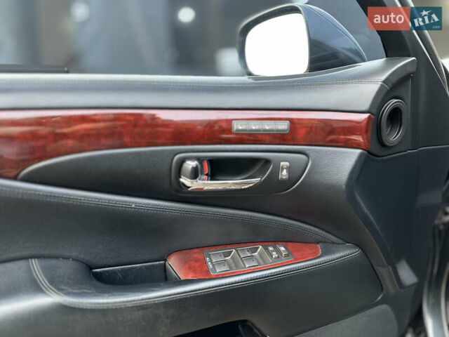 Серый Лексус ЛС, объемом двигателя 4.99 л и пробегом 220 тыс. км за 7000 $, фото 11 на Automoto.ua