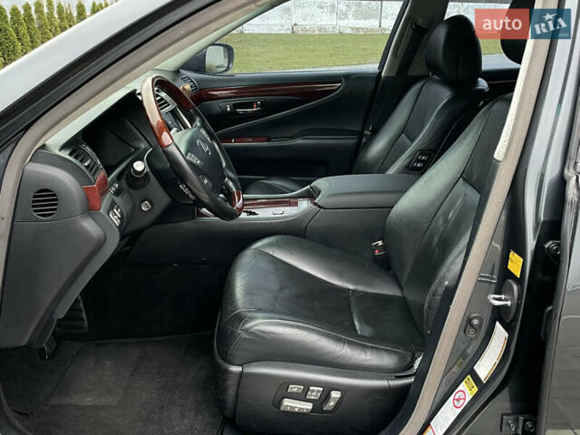 Серый Лексус ЛС, объемом двигателя 4.6 л и пробегом 195 тыс. км за 9950 $, фото 25 на Automoto.ua