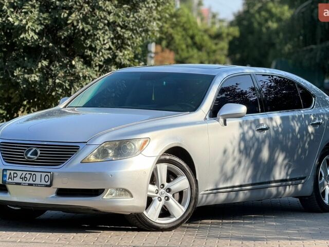 Серый Лексус ЛС, объемом двигателя 4.61 л и пробегом 274 тыс. км за 6500 $, фото 1 на Automoto.ua
