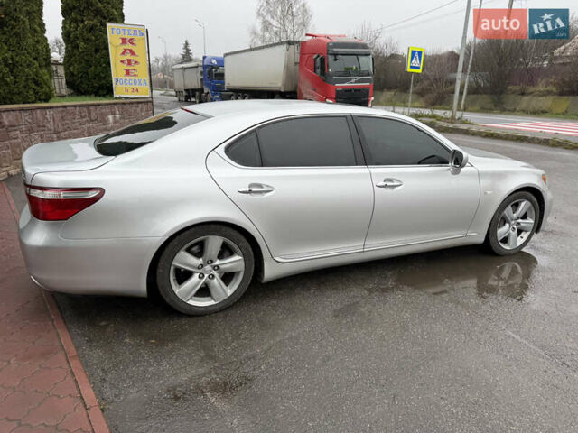 Серый Лексус ЛС, объемом двигателя 4.61 л и пробегом 216 тыс. км за 12800 $, фото 19 на Automoto.ua