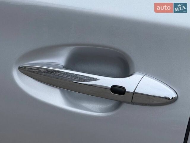 Серый Лексус ЛС, объемом двигателя 4.61 л и пробегом 275 тыс. км за 11500 $, фото 17 на Automoto.ua