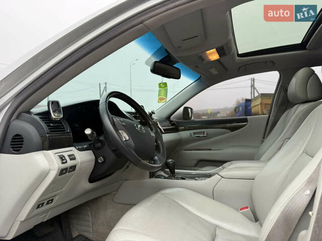 Серый Лексус ЛС, объемом двигателя 4.61 л и пробегом 216 тыс. км за 12800 $, фото 41 на Automoto.ua