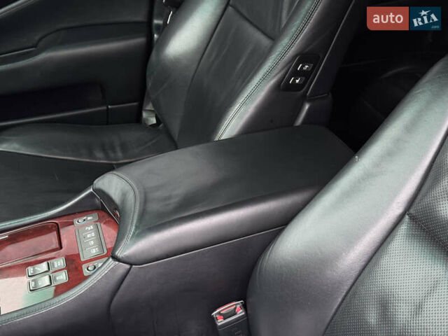 Серый Лексус ЛС, объемом двигателя 4.61 л и пробегом 240 тыс. км за 8500 $, фото 40 на Automoto.ua