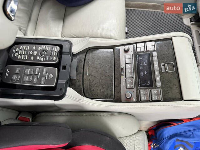 Серый Лексус ЛС, объемом двигателя 4.61 л и пробегом 216 тыс. км за 12800 $, фото 56 на Automoto.ua