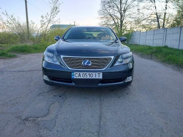 Серый Лексус ЛС, объемом двигателя 5 л и пробегом 380 тыс. км за 13900 $, фото 12 на Automoto.ua