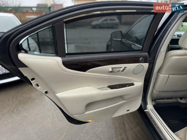 Серый Лексус ЛС, объемом двигателя 4.61 л и пробегом 275 тыс. км за 8999 $, фото 27 на Automoto.ua