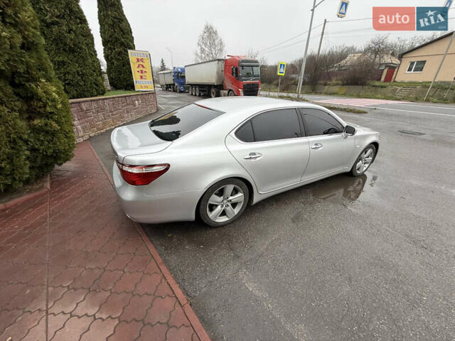 Серый Лексус ЛС, объемом двигателя 4.61 л и пробегом 216 тыс. км за 12800 $, фото 24 на Automoto.ua