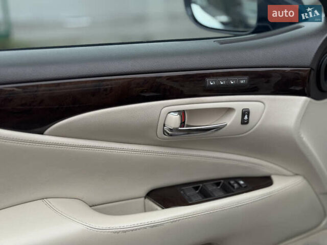 Серый Лексус ЛС, объемом двигателя 4.61 л и пробегом 275 тыс. км за 8999 $, фото 24 на Automoto.ua