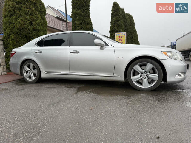 Серый Лексус ЛС, объемом двигателя 4.61 л и пробегом 216 тыс. км за 12800 $, фото 15 на Automoto.ua