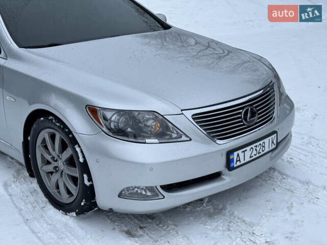 Серый Лексус ЛС, объемом двигателя 4.61 л и пробегом 240 тыс. км за 8500 $, фото 16 на Automoto.ua