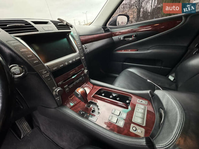 Серый Лексус ЛС, объемом двигателя 4.6 л и пробегом 116 тыс. км за 11700 $, фото 29 на Automoto.ua