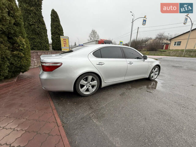 Серый Лексус ЛС, объемом двигателя 4.61 л и пробегом 216 тыс. км за 12800 $, фото 23 на Automoto.ua