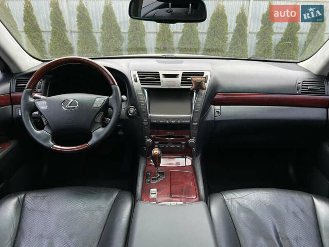 Серый Лексус ЛС, объемом двигателя 4.6 л и пробегом 195 тыс. км за 9950 $, фото 22 на Automoto.ua