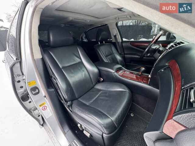 Серый Лексус ЛС, объемом двигателя 4.61 л и пробегом 240 тыс. км за 8500 $, фото 62 на Automoto.ua