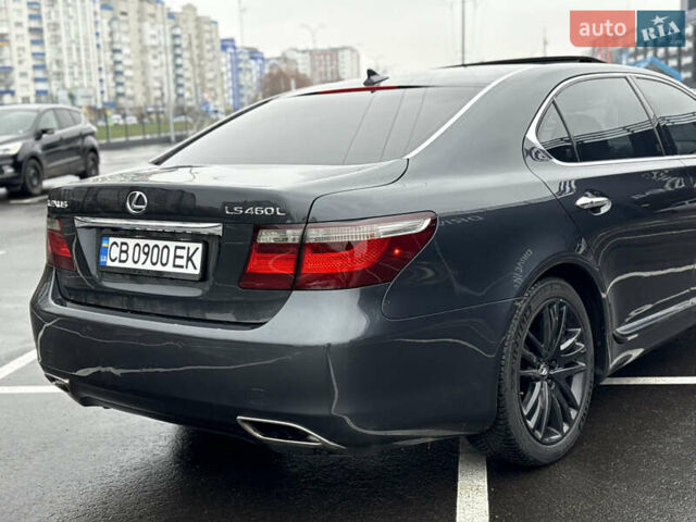 Серый Лексус ЛС, объемом двигателя 4.6 л и пробегом 323 тыс. км за 10400 $, фото 3 на Automoto.ua