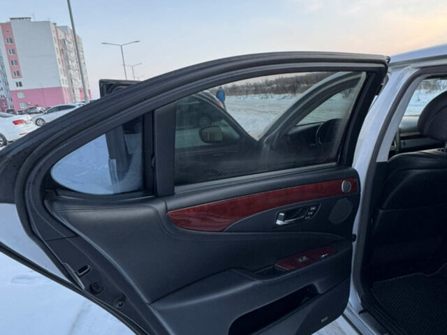 Сірий Лексус ЛС, об'ємом двигуна 4.61 л та пробігом 272 тис. км за 8000 $, фото 12 на Automoto.ua