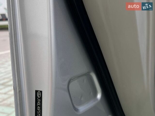 Серый Лексус ЛС, объемом двигателя 4.61 л и пробегом 178 тыс. км за 12300 $, фото 13 на Automoto.ua