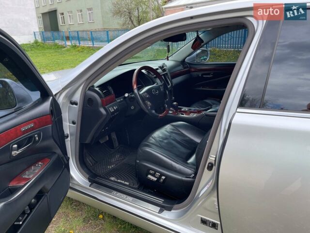 Сірий Лексус ЛС, об'ємом двигуна 4.6 л та пробігом 359 тис. км за 11000 $, фото 2 на Automoto.ua