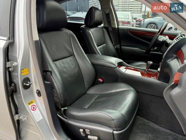 Серый Лексус ЛС, объемом двигателя 4.61 л и пробегом 275 тыс. км за 11500 $, фото 48 на Automoto.ua