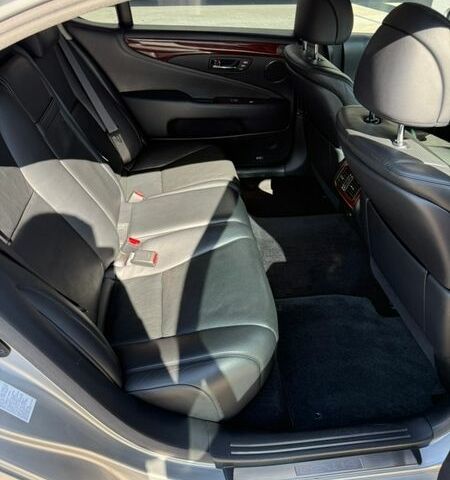 Сірий Лексус ЛС, об'ємом двигуна 4.61 л та пробігом 274 тис. км за 11500 $, фото 36 на Automoto.ua