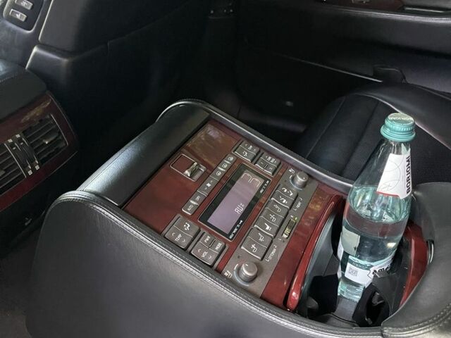 Серый Лексус ЛС, объемом двигателя 4.6 л и пробегом 190 тыс. км за 10499 $, фото 12 на Automoto.ua