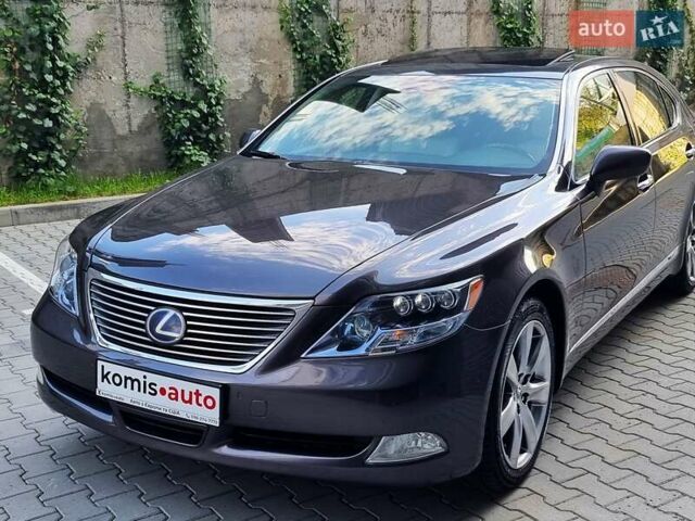 Серый Лексус ЛС, объемом двигателя 4.97 л и пробегом 237 тыс. км за 16999 $, фото 12 на Automoto.ua