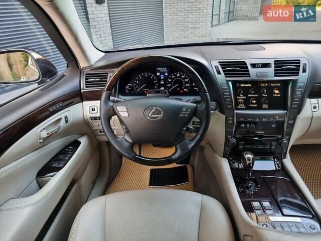 Серый Лексус ЛС, объемом двигателя 4.97 л и пробегом 237 тыс. км за 16999 $, фото 31 на Automoto.ua