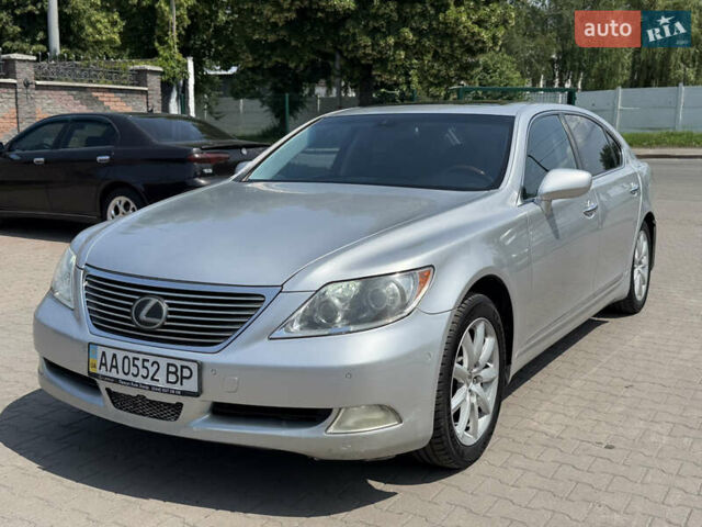 Серый Лексус ЛС, объемом двигателя 4.61 л и пробегом 295 тыс. км за 8999 $, фото 4 на Automoto.ua