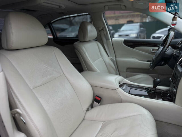 Серый Лексус ЛС, объемом двигателя 4.61 л и пробегом 275 тыс. км за 8999 $, фото 36 на Automoto.ua