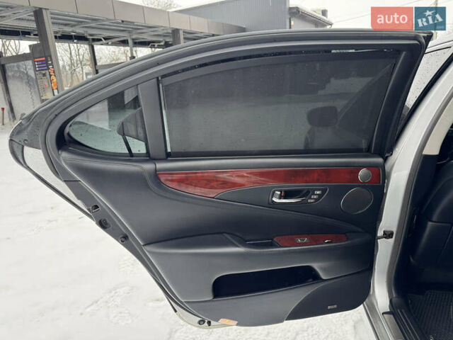 Серый Лексус ЛС, объемом двигателя 4.61 л и пробегом 240 тыс. км за 8500 $, фото 43 на Automoto.ua