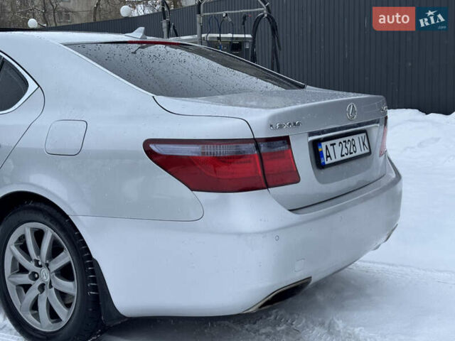 Серый Лексус ЛС, объемом двигателя 4.61 л и пробегом 240 тыс. км за 8500 $, фото 26 на Automoto.ua