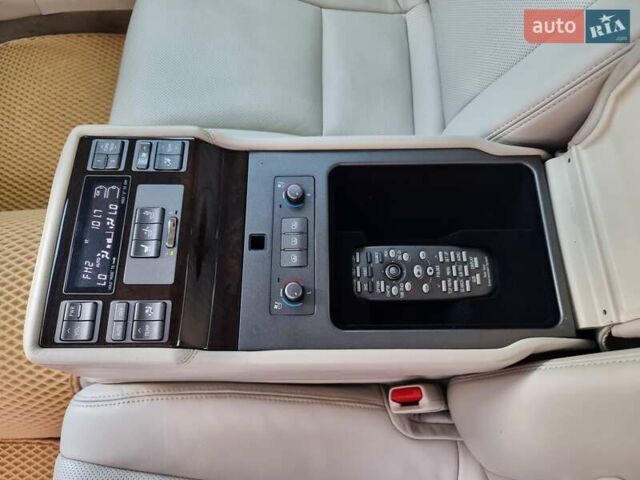 Серый Лексус ЛС, объемом двигателя 4.97 л и пробегом 237 тыс. км за 16999 $, фото 60 на Automoto.ua