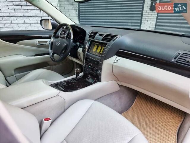 Серый Лексус ЛС, объемом двигателя 4.97 л и пробегом 237 тыс. км за 16999 $, фото 75 на Automoto.ua