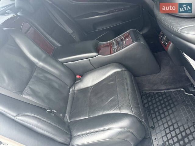 Серый Лексус ЛС, объемом двигателя 4.6 л и пробегом 230 тыс. км за 8500 $, фото 8 на Automoto.ua