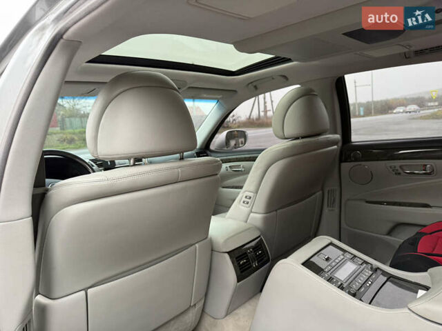 Серый Лексус ЛС, объемом двигателя 4.61 л и пробегом 216 тыс. км за 12800 $, фото 46 на Automoto.ua