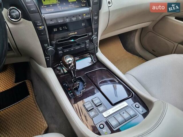 Серый Лексус ЛС, объемом двигателя 4.97 л и пробегом 237 тыс. км за 16999 $, фото 41 на Automoto.ua