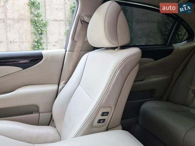 Серый Лексус ЛС, объемом двигателя 4.97 л и пробегом 237 тыс. км за 16999 $, фото 53 на Automoto.ua