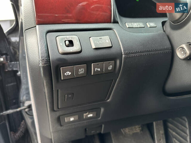 Серый Лексус ЛС, объемом двигателя 4.99 л и пробегом 220 тыс. км за 7000 $, фото 12 на Automoto.ua