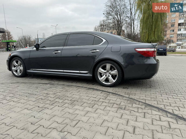 Серый Лексус ЛС, объемом двигателя 4.6 л и пробегом 116 тыс. км за 11700 $, фото 9 на Automoto.ua