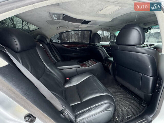 Серый Лексус ЛС, объемом двигателя 4.61 л и пробегом 240 тыс. км за 8500 $, фото 52 на Automoto.ua