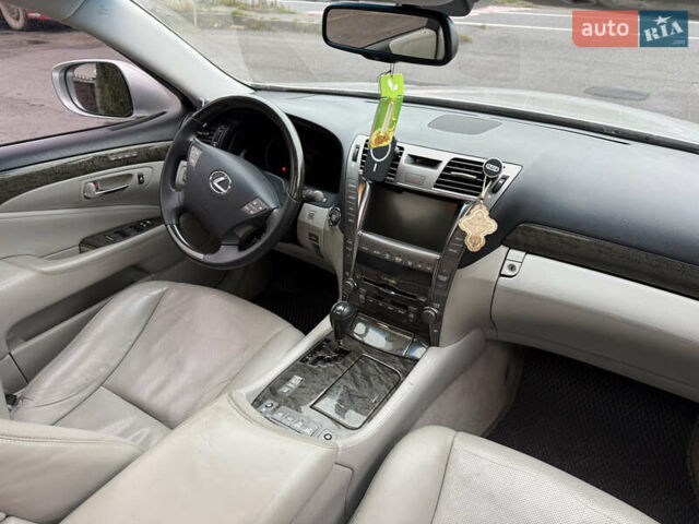 Серый Лексус ЛС, объемом двигателя 4.61 л и пробегом 216 тыс. км за 12800 $, фото 55 на Automoto.ua