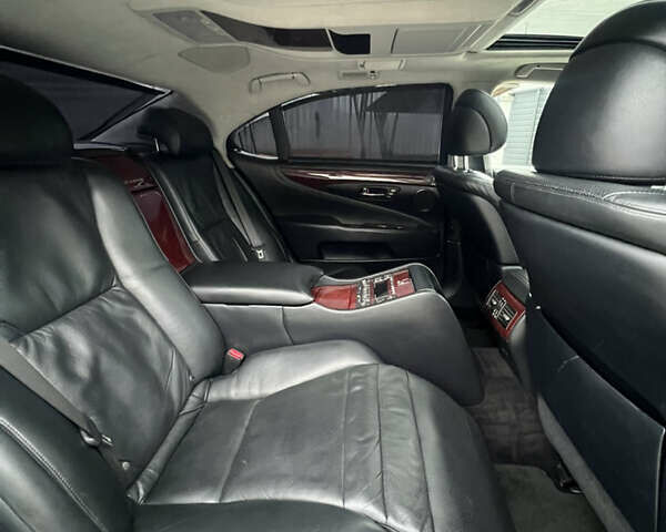 Сірий Лексус ЛС, об'ємом двигуна 4.6 л та пробігом 229 тис. км за 12700 $, фото 27 на Automoto.ua