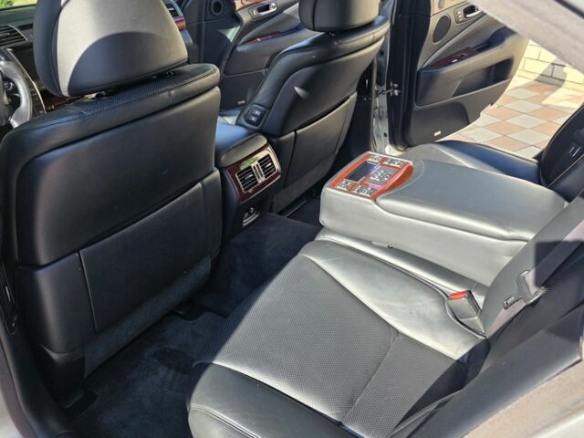 Серый Лексус ЛС, объемом двигателя 5 л и пробегом 281 тыс. км за 18999 $, фото 7 на Automoto.ua