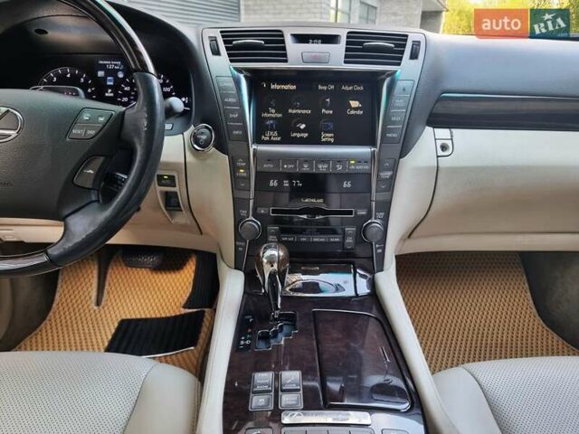 Серый Лексус ЛС, объемом двигателя 4.97 л и пробегом 237 тыс. км за 16999 $, фото 45 на Automoto.ua