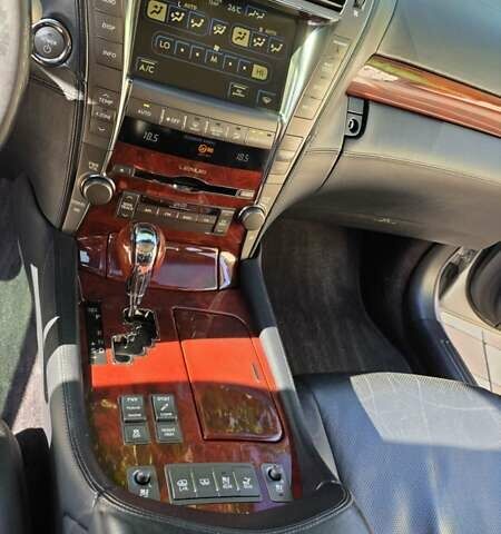 Серый Лексус ЛС, объемом двигателя 5 л и пробегом 280 тыс. км за 17999 $, фото 5 на Automoto.ua