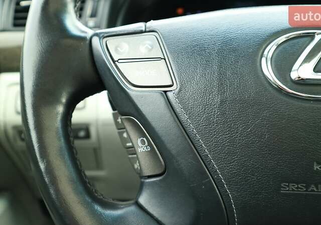 Серый Лексус ЛС, объемом двигателя 5 л и пробегом 164 тыс. км за 11971 $, фото 24 на Automoto.ua