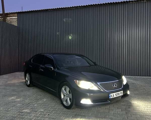 Сірий Лексус ЛС, об'ємом двигуна 4.6 л та пробігом 183 тис. км за 10999 $, фото 1 на Automoto.ua
