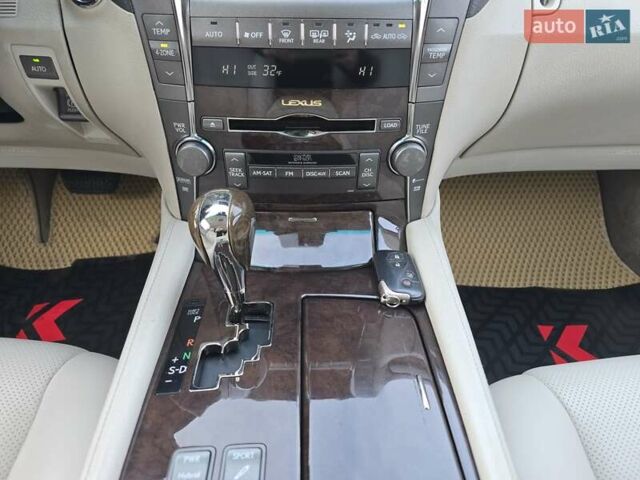Серый Лексус ЛС, объемом двигателя 5 л и пробегом 237 тыс. км за 15499 $, фото 45 на Automoto.ua