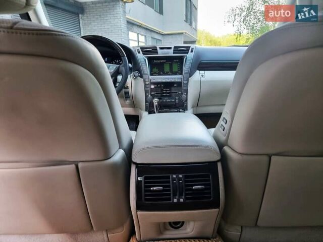 Серый Лексус ЛС, объемом двигателя 4.97 л и пробегом 237 тыс. км за 16999 $, фото 58 на Automoto.ua