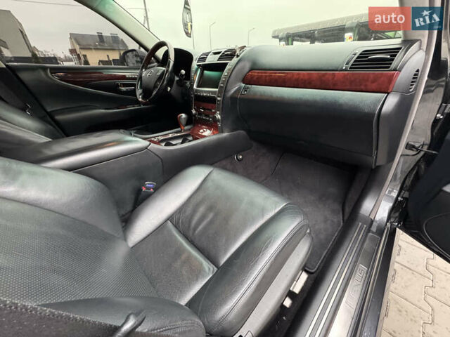 Серый Лексус ЛС, объемом двигателя 4.6 л и пробегом 116 тыс. км за 11700 $, фото 41 на Automoto.ua